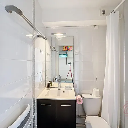 Apartmán Lumineux Proche Centre-ville De Lamalou, Wifi, Balcon - Fr-1-451-221